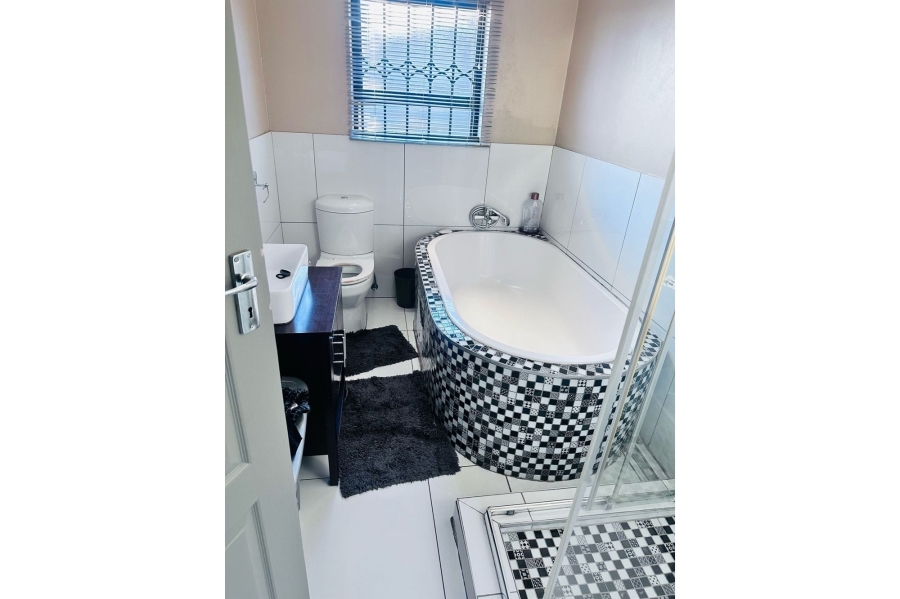 3 Bedroom Property for Sale in Ellaton North West
